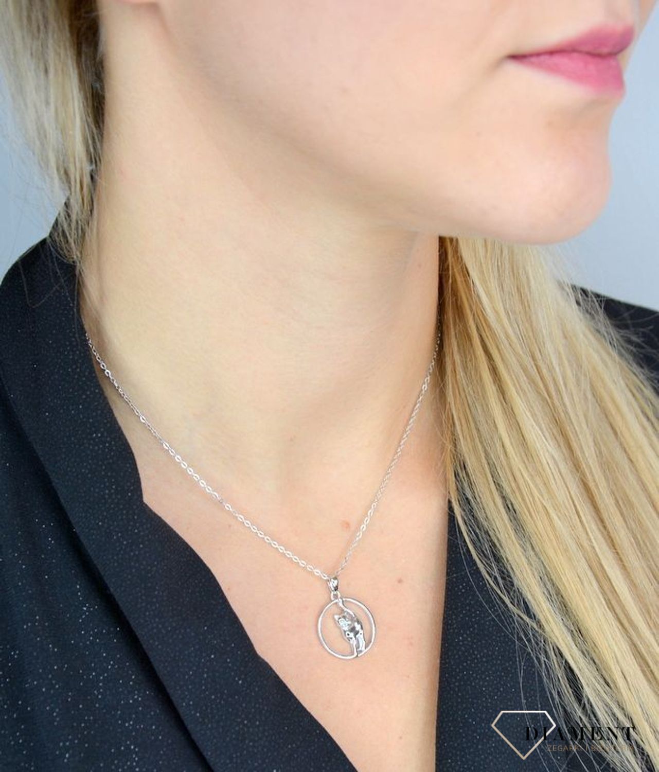 Srebrny naszyjnik dla kociary 'Srebrny kotek' JMAN0036CN42.jpg