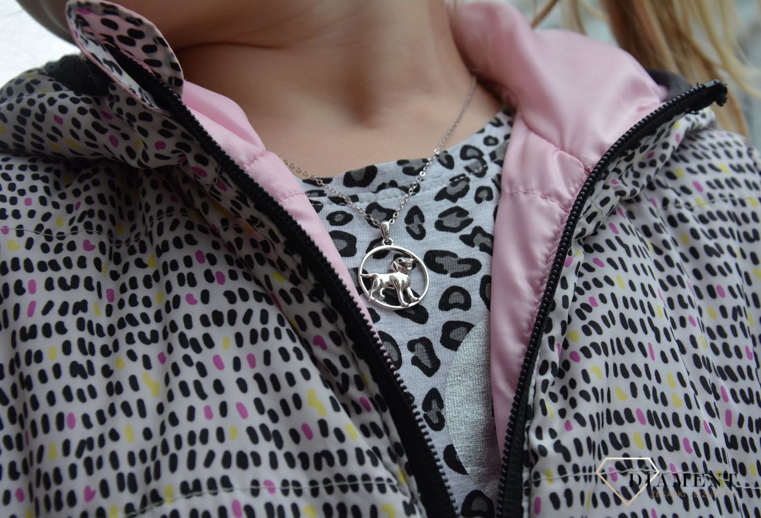 Naszyjnik srebrny dla dziewczynki piesek w kółeczku JMAN0036PN42.jpg