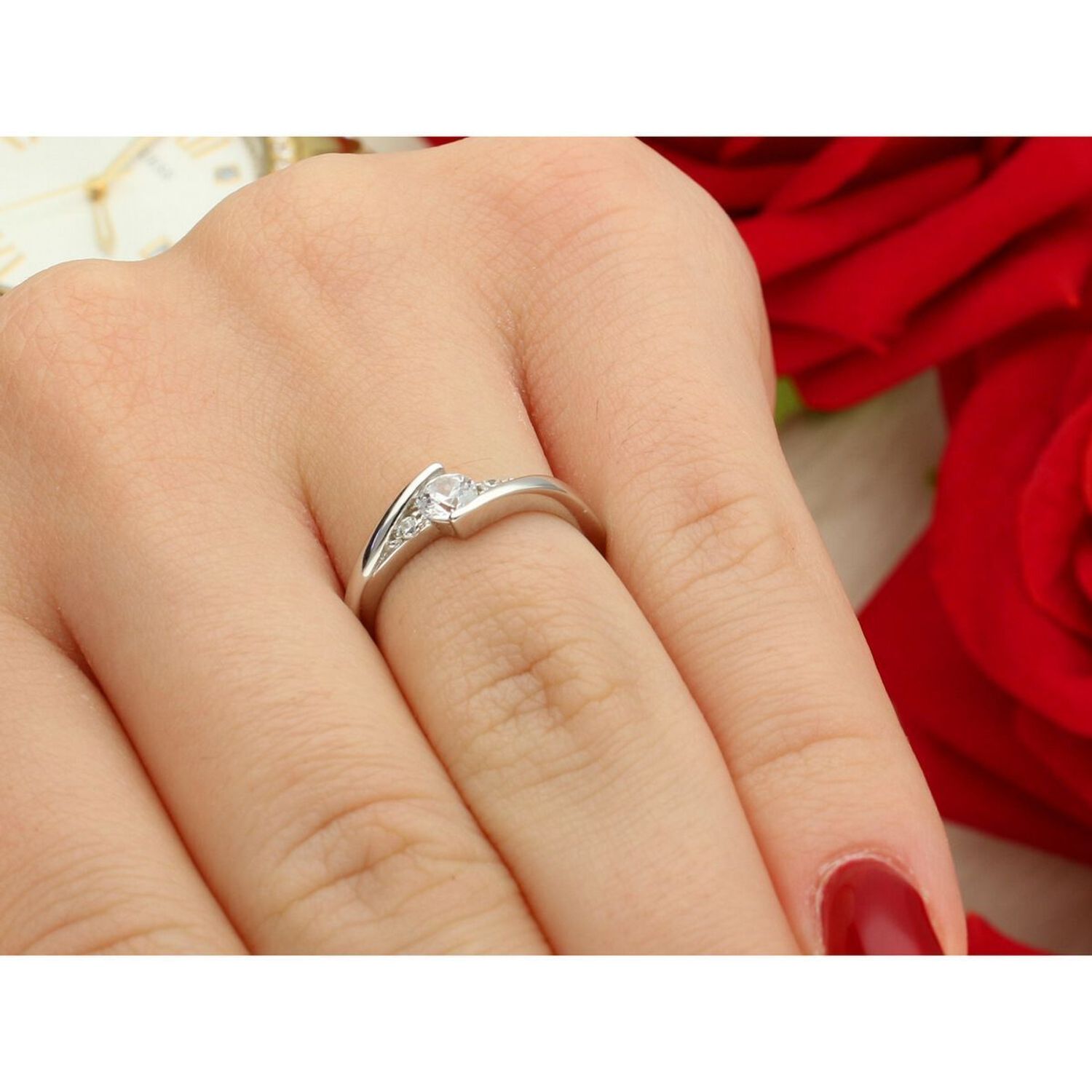 Srebrny pierścionek damski 925 obrączka z cyrkonią rozmiar 9 JMAN0046SR49. Srebrny pierścionek delikatny damski. Pomysł na prezent dla kobiety. Mały srebrny pierścionek..jpg