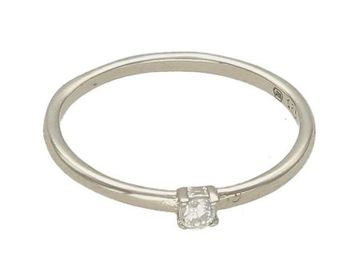 Srebrny pierścionek dla dziewczynki z cyrkonią JMAN0125SR.jpg