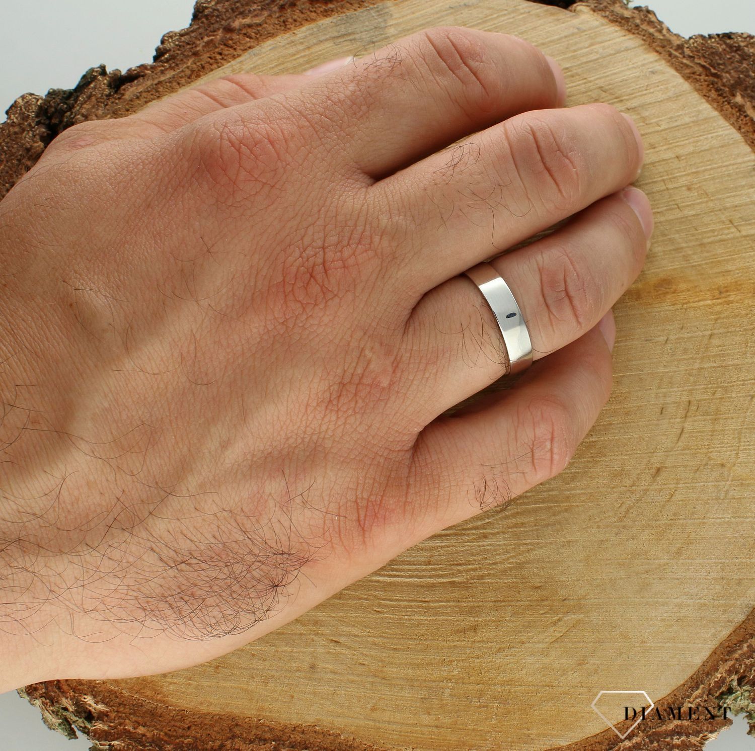 Srebrna obrączka ślubna gładka 5mm JMAN0138SR. Srebrna obrączka ślubna. Obrączka ślubna gładka. Obrączka ślubna z grawerem. Obrączka srebrna idealna na uroczystość ślubu..jpg