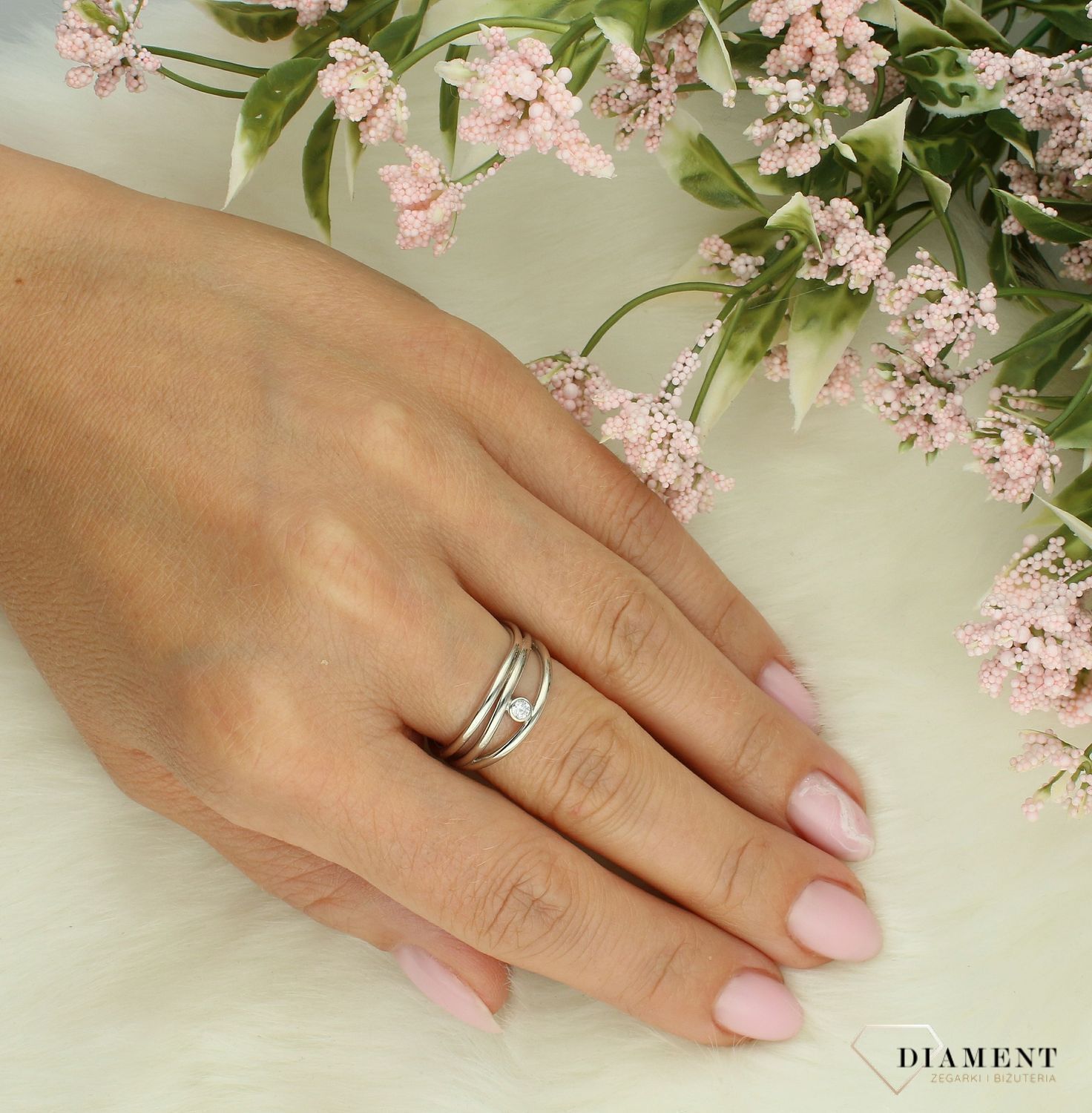 Srebrny pierścionek damski 925 z cyrkonią rozmiar 14 JMAN0149SR54. Srebrny pierścionek damski. Srebrny pierścionek z cyrkonią. Pierścionek srebrny damski. Srebrny pierścionek na prezent dla kobiety.5.jpg
