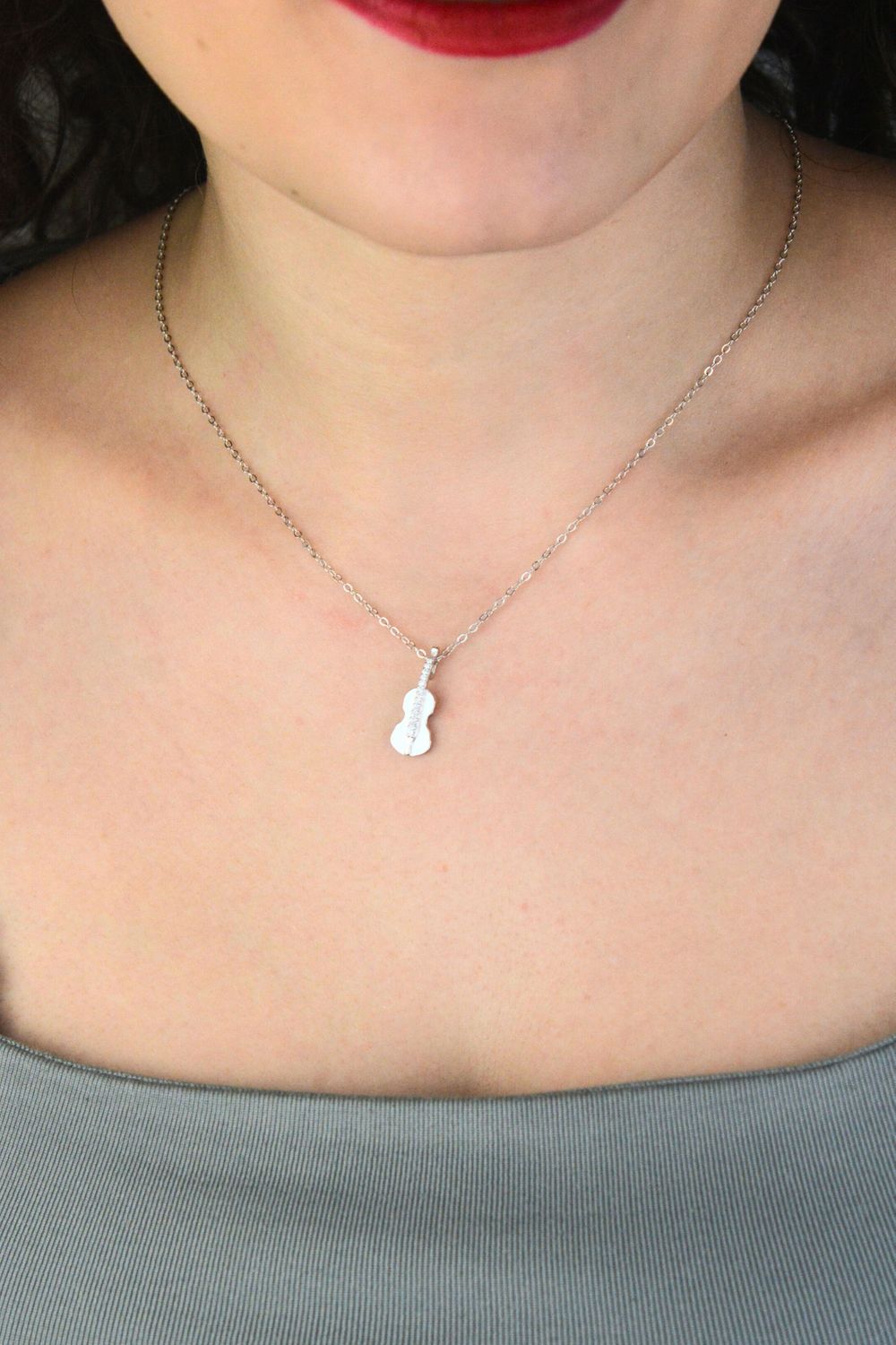 Srebrny naszyjnik MINET – Skrzypce z białymi cyrkoniami Ag 925.jpg