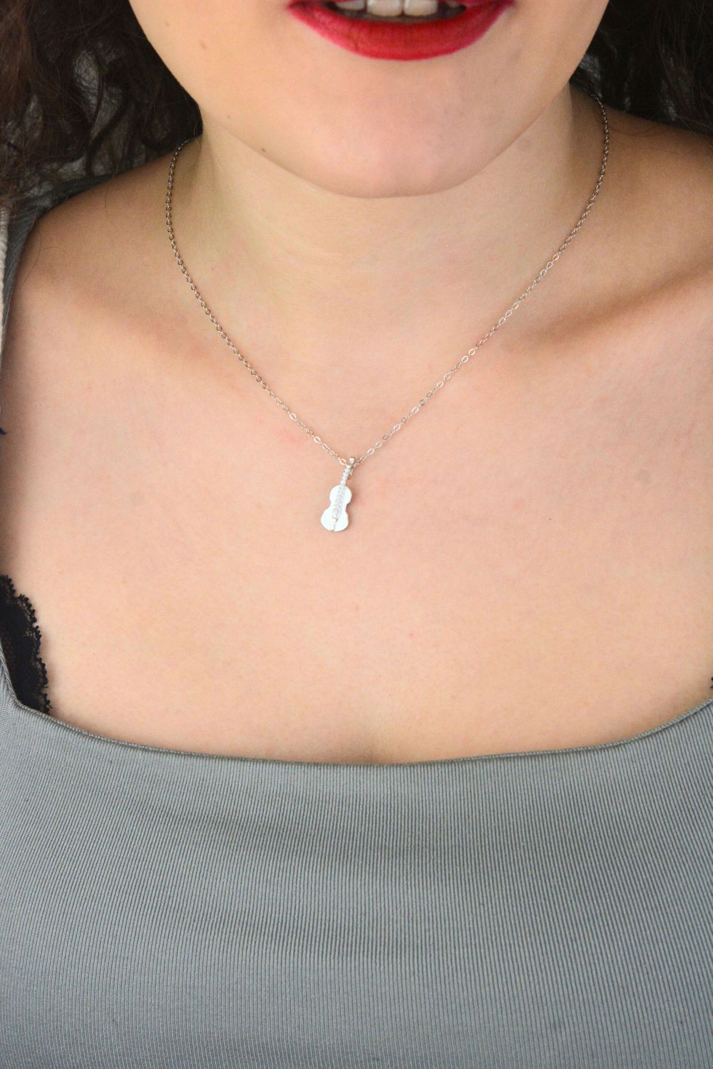 Srebrny naszyjnik MINET – Skrzypce z białymi cyrkoniami Ag 925.jpg