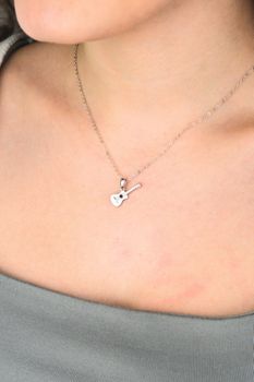 Srebrny naszyjnik MINET gitara z czarnymi cyrkoniami  Ag 925 (1).jpg