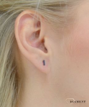 Kolczyki srebrne przy uchu 'Czarne małe patyczki'. Srebrne kolczyki Damskie w Sklepie z Biżuterią (2).JPG