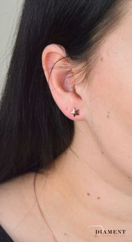 Srebrne kolczyki czarne kulki przy uchu DIA-KLC-4770-925. Kolczyki wkrętki wykonane ze srebra próby 925. Kolczyki czarne kuleczk (8).JPG