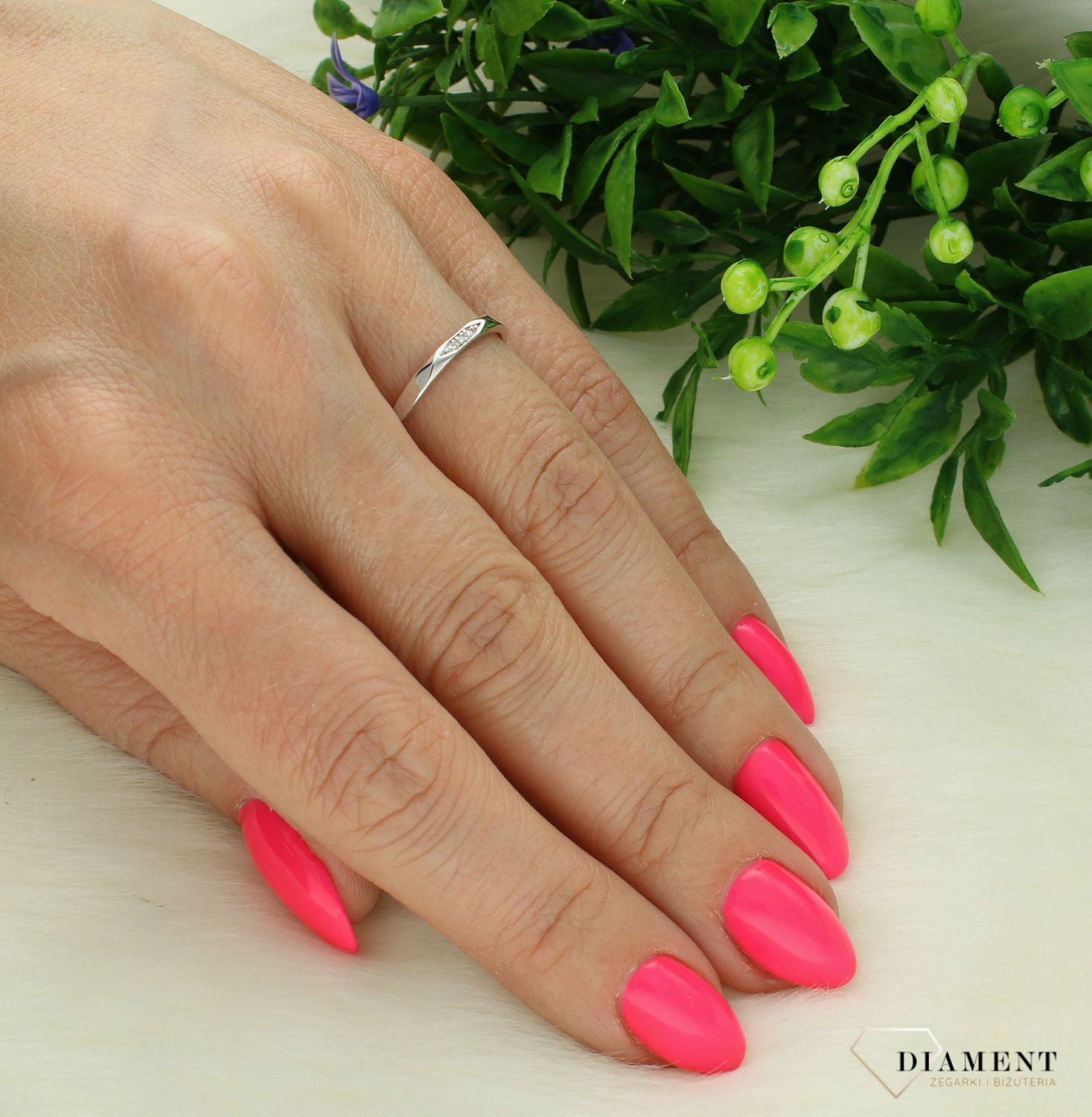 Srebrna obrączka ślubna z cyrkoniami JMAN0329SR.jpg