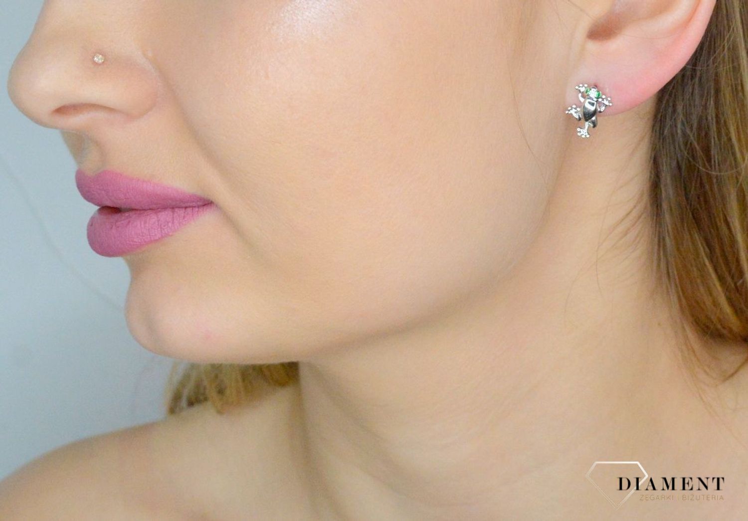 Srebrne kolczyki 925 żabki wkrętki JMAN0345FE01. Srebrne kolczyki damskie. Srebrne kolczyki wkrętki. Kolczyki srebrne żaby. Kolczyki srebrne na wzór na prezent..jpg