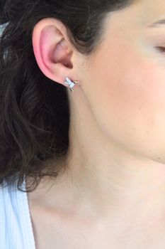 MINET srebrne kolczyki kolibry z białymi cyrkoniami – rodowane, 12x11 mm, 1,5 g (2).jpg