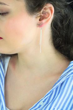 Kolczyki srebrne damskie JMAN0388SE00 – wiszące patyczki, próba 925  (2).jpg