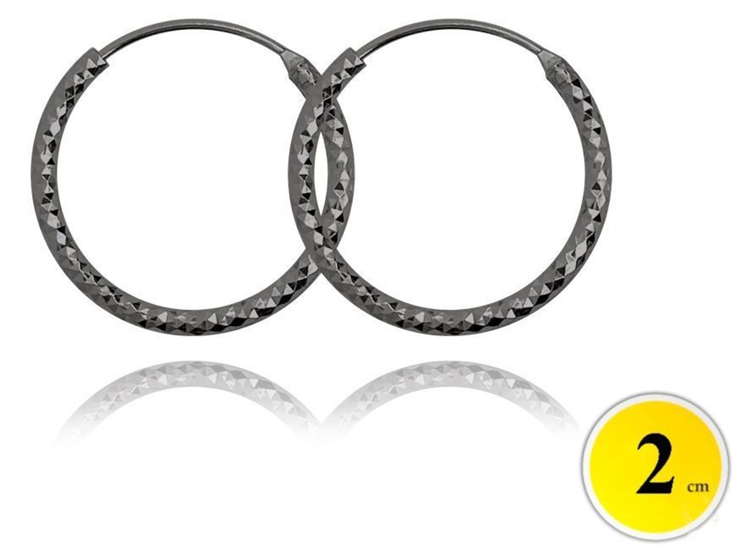 Stylowe czarne szczotkowane kolczyki pierścionki marki MINET wykonane ze srebra próby 925 z wykończeniem czarnym rodem. Średnica 20 mm, waga 1,4 g. Idealne na co dzień i na wieczór.1.jpg