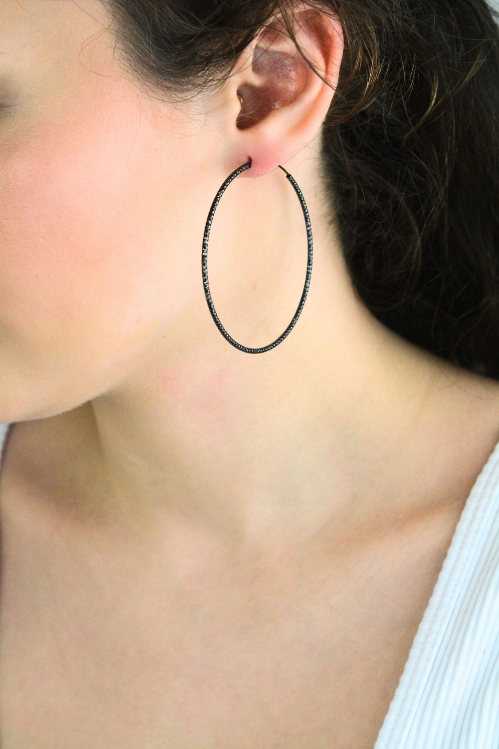 MINET czarne szczotkowane srebrne kolczyki koła 60 mm – srebro próby.jpg