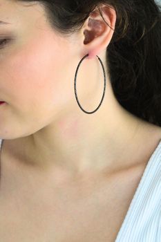 MINET czarne szczotkowane srebrne kolczyki pierścionki 60 mm – rodowane srebro 925 (1).jpg