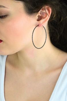 MINET czarne szczotkowane srebrne kolczyki pierścionki 60 mm – rodowane srebro 925 (2).jpg