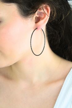 MINET czarne szczotkowane srebrne kolczyki pierścionki 60 mm – rodowane srebro 925 (5).jpg