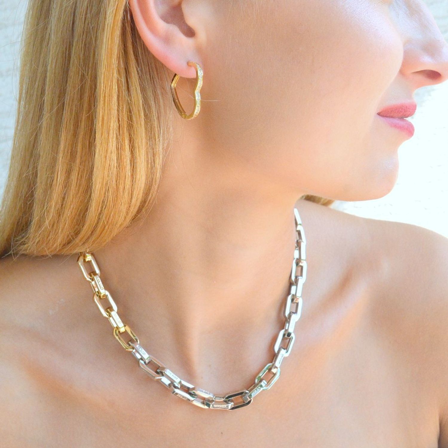 Srebrne kolczyki damskie pozłacane serca z cyrkoniami JMAN0393GE00. Srebrne kolczyki damskie. Srebrne kolczyki serca. Srebrne kolczyki pozłacane serca z cyrkoniami. Kolczyki damskie duże serca..jpg