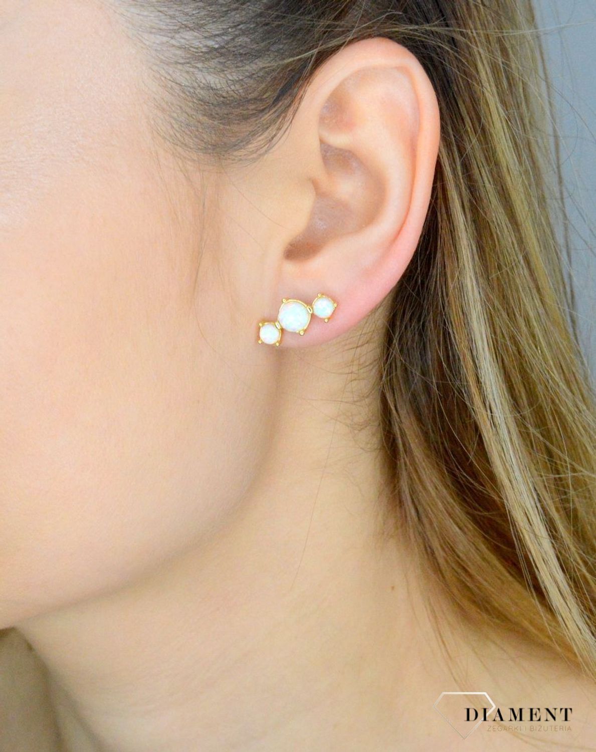 Srebrne kolczyki 925 okrągłe potrójne opale w pozłoceniu JMAN0434GE00. Srebrne kolczyki damskie. Srebrne kolczyki pozłacane. Kolczyki srebrne z opalem. Kolczyki srebrne z opalem na prezent..jpg