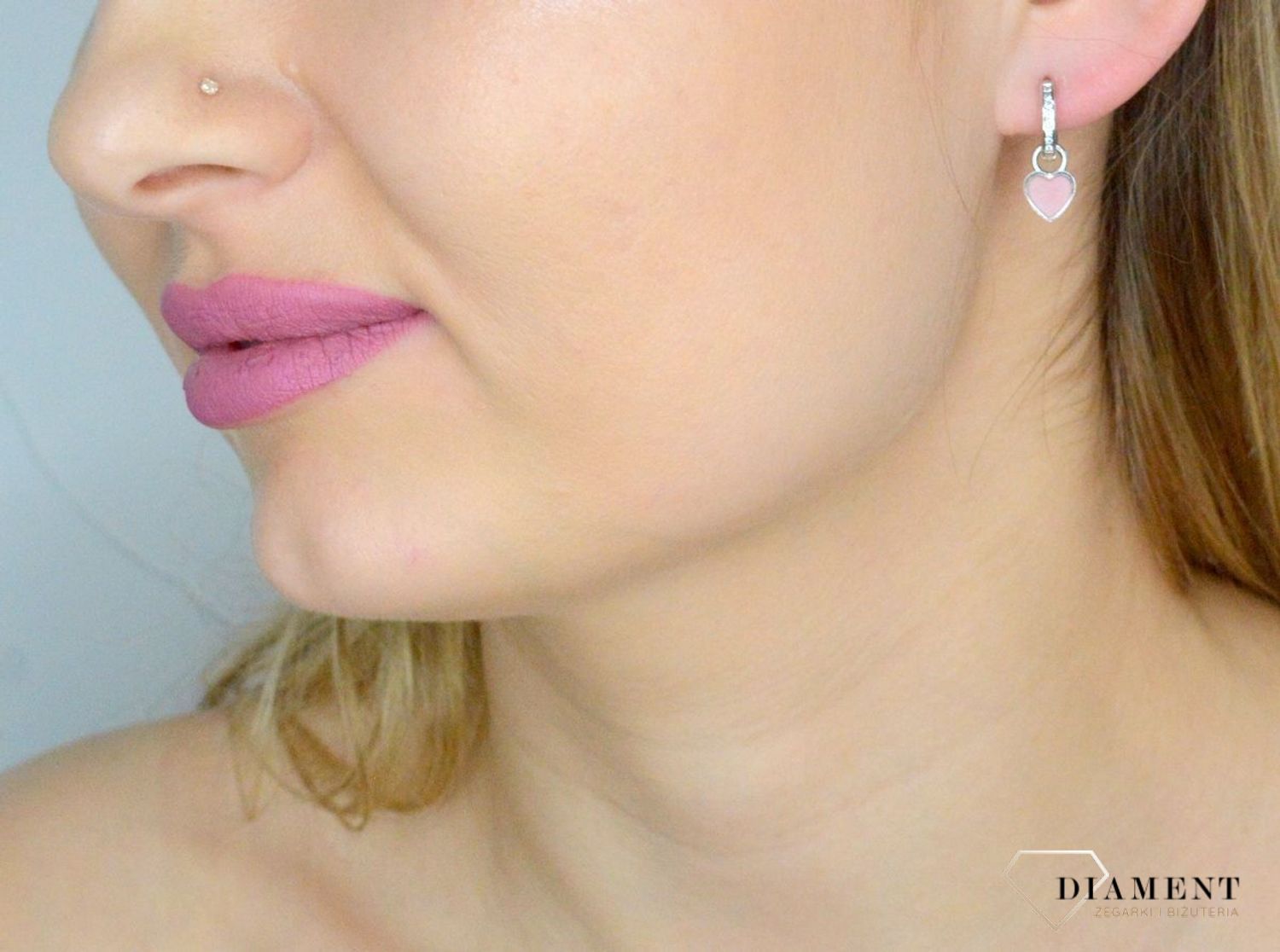 Srebrne kolczyki damskie 925 kółeczka z wiszącym różowym serduszkiem JMAN0465PE00.jpg