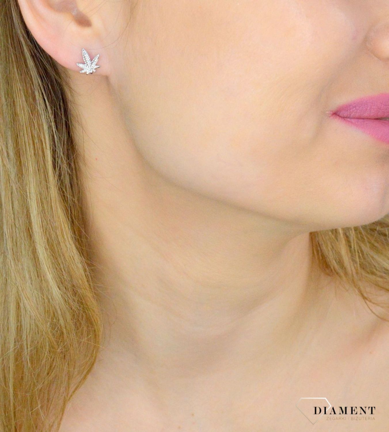 Srebrne kolczyki wkrętki 925 liść marihuany JMAN0493SE00. Srebrne kolczyki damskie. Kolczyki srebrne wkrętki. Kolczyki srebrne liść marihuany. Kolczyki damskie na prezent..jpg