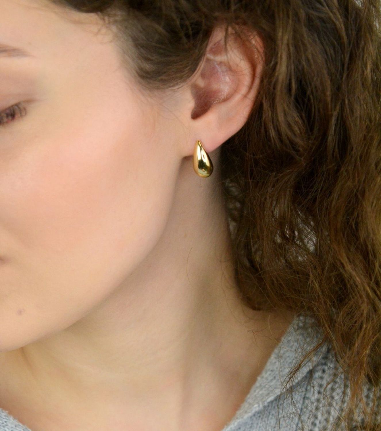 Eleganckie kolczyki srebrne pozłacane 💛 JMAN0564GE01 w kształcie łezek. Srebro próby 925, długość 1,7 cm, szerokość 8 mm, waga 4,40 g, zapięcie bigiel angielski. Stylowa biżuteria dla kobiet!1.jpg