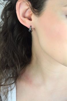 MINET kolczyki srebrne krople – czarny rod, nowoczesny design, wkrętki (3).jpg