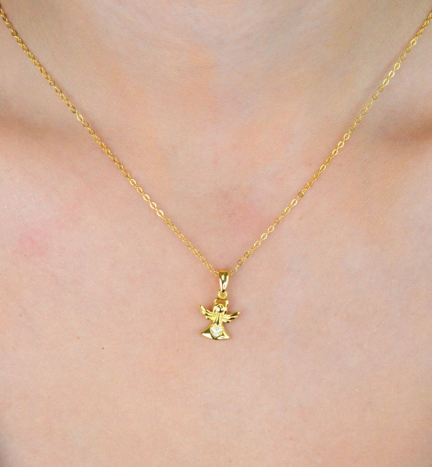 Pozłacany srebrny naszyjnik MINET z aniołkiem i białymi cyrkoniami. Delikatna biżuteria srebro 925, długość 45 cm. Idealny na prezent i codzienne noszenie.1.jpg