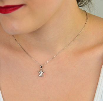 MINET srebrny naszyjnik z zawieszką anioła i białymi cyrkoniami. Wykonany z rodowanego srebra próby 925, długość 45 cm. Symboliczna i elegancka biżuteria na prezent (3).JPG