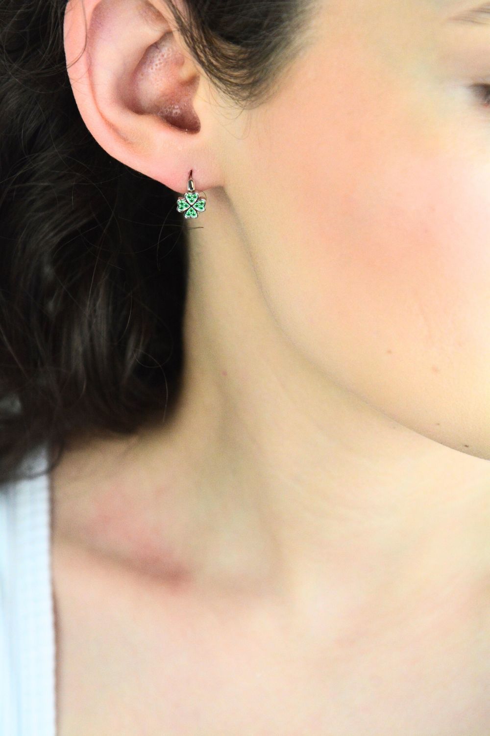 MINET srebrne kolczyki koniczynki z zielonymi cyrkoniami – rodowane srebro 92521.jpg