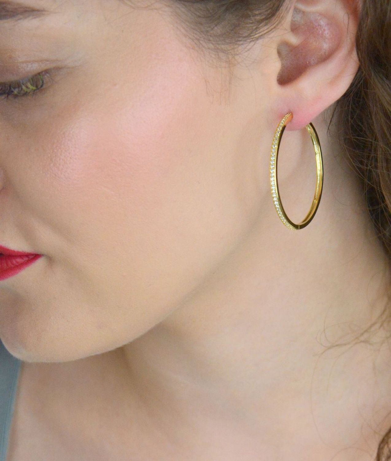 MINET pozłacane kolczyki w kształcie kwadratowych kół (4 cm), wykonane ze srebra próby 925, ozdobione białymi cyrkoniami. Elegancki design i trwałe wykończenie – idealne na wyjątkowe okazje.1.jpg