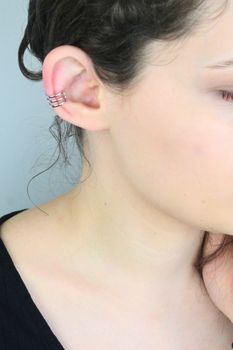MINET Srebrna Nausznica Ear Cuff Ag 925  Nowoczesna Biżuteria (3).jpg