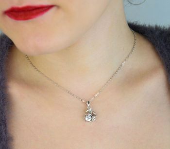 Elegancki naszyjnik srebrny MINET JMAN0647SN45 z motywem konia i białą cyrkonią. Wykonany ze srebra próby 925, rodowany, długość 45 cm. Delikatna i uniwersalna biżuteria idealna na prezent i codzienne stylizacje (2).JPG