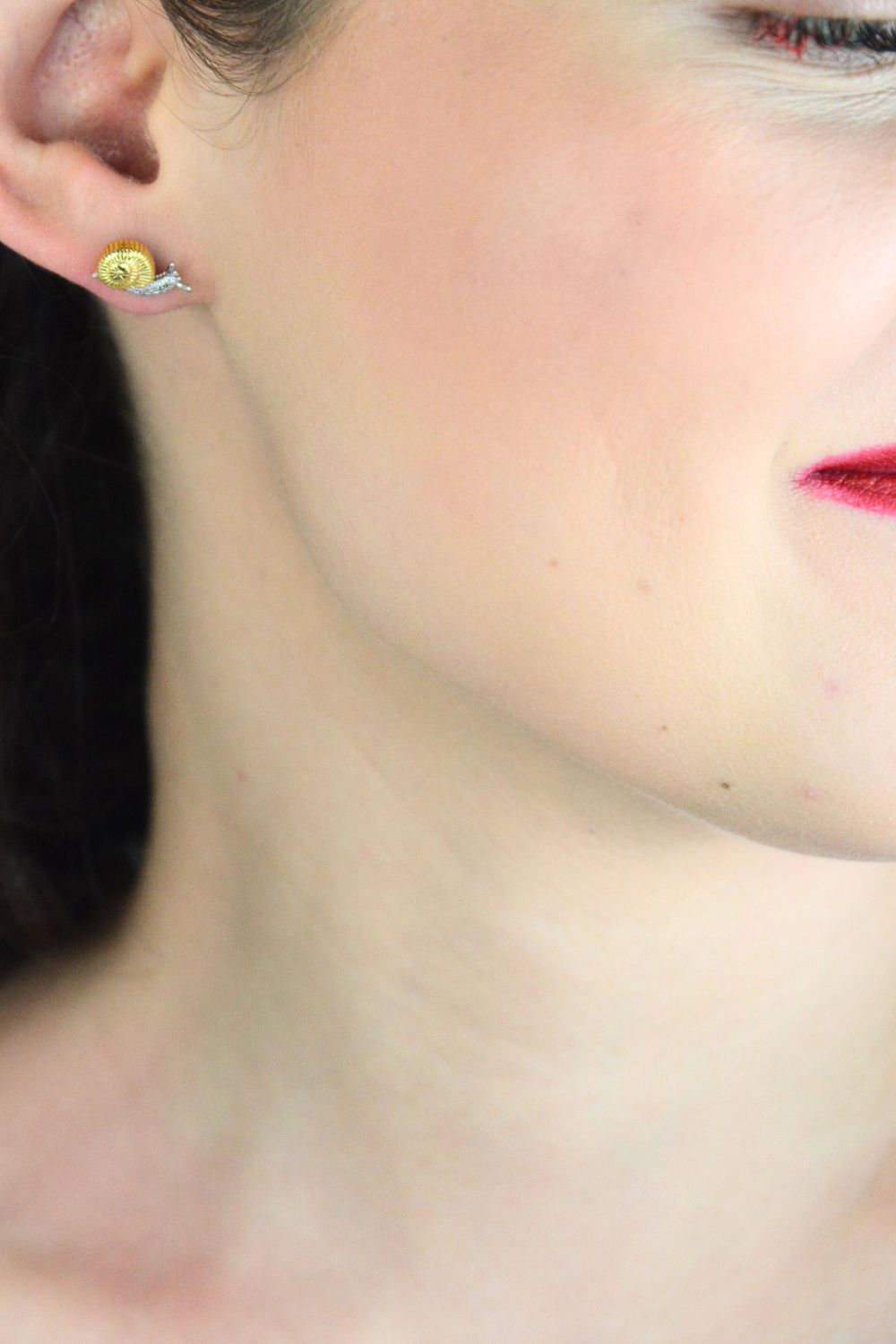 Wyjątkowe kolczyki ślimaki od marki MINET wykonane z rodowanego srebra próby 925 z pozłacanym 14K wykończeniem. Subtelna biżuteria idealna na co dzień i na specjalne okazje.1.jpg