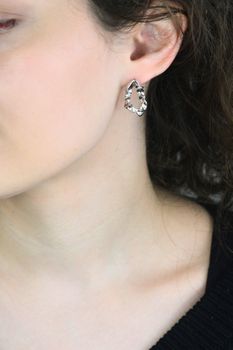 MINET srebrne kolczyki nowoczesne – rodowane Ag 925, sztyfty, 25 mm (2).jpg