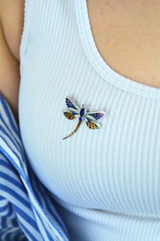 srebrna broszka ważka, broszka z cyrkoniami, kolorowa biżuteria srebrna, MINET broszka (2).jpg