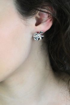 Kolczyki srebrne damskie JMAN5028SE00 – duże kwiatki 2 cm, próba 925 (4).jpg