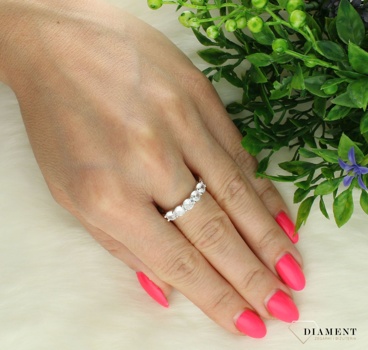 Srebrny pierścionek damski 925 z białymi cyrkoniami JMAN9511SR. Srebrny pierścionek damski. Srebrny pierścionek na prezent. Pierścionek srebrny z cyrkoniami. 2.jpg