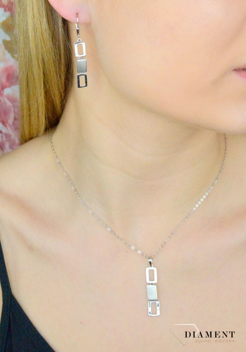 Naszyjnik damski  Trzy wiszące elementy  JMAS0037SN45 (2).jpg