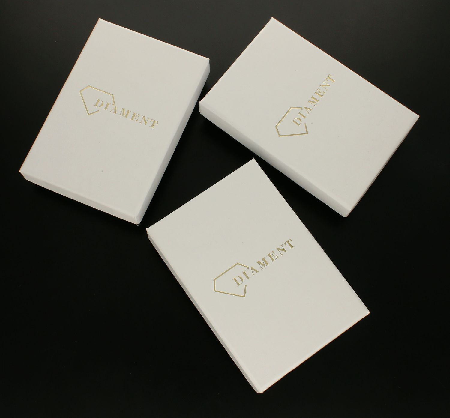 Srebrne kolczyki 925 serca ozdobione cyrkonią JMAS0107AE00 (2).jpg