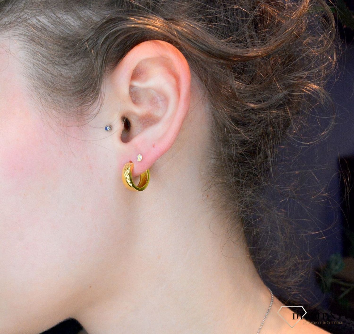 Srebrne pozłacane kolczyki klasyczne kółeczka JMAS0119GE00.  Biżuteria wykonana z najwyższej próby srebra w pozłoceniu żółtego złota 💎 Kolczyki z perłami idealny prezent dla każdej kobiety 💎 Srebrna biżuteria wykonana z pró.jpg