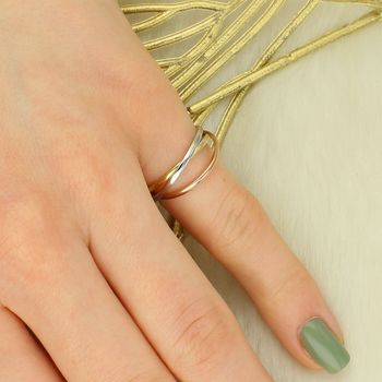 Srebrny pierścionek damski 925 trzy obrączki z sercem – pozłacany JMAS0124MR tył.jpg