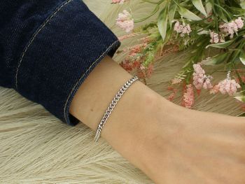 Bransoletka damska srebrna próby 925 w klasycznym splocie pancerka. Długość 16 cm, szerokość 3 mm, waga 4,95 g. Stylowy i trwały dodatek na co dzień.2.jpg