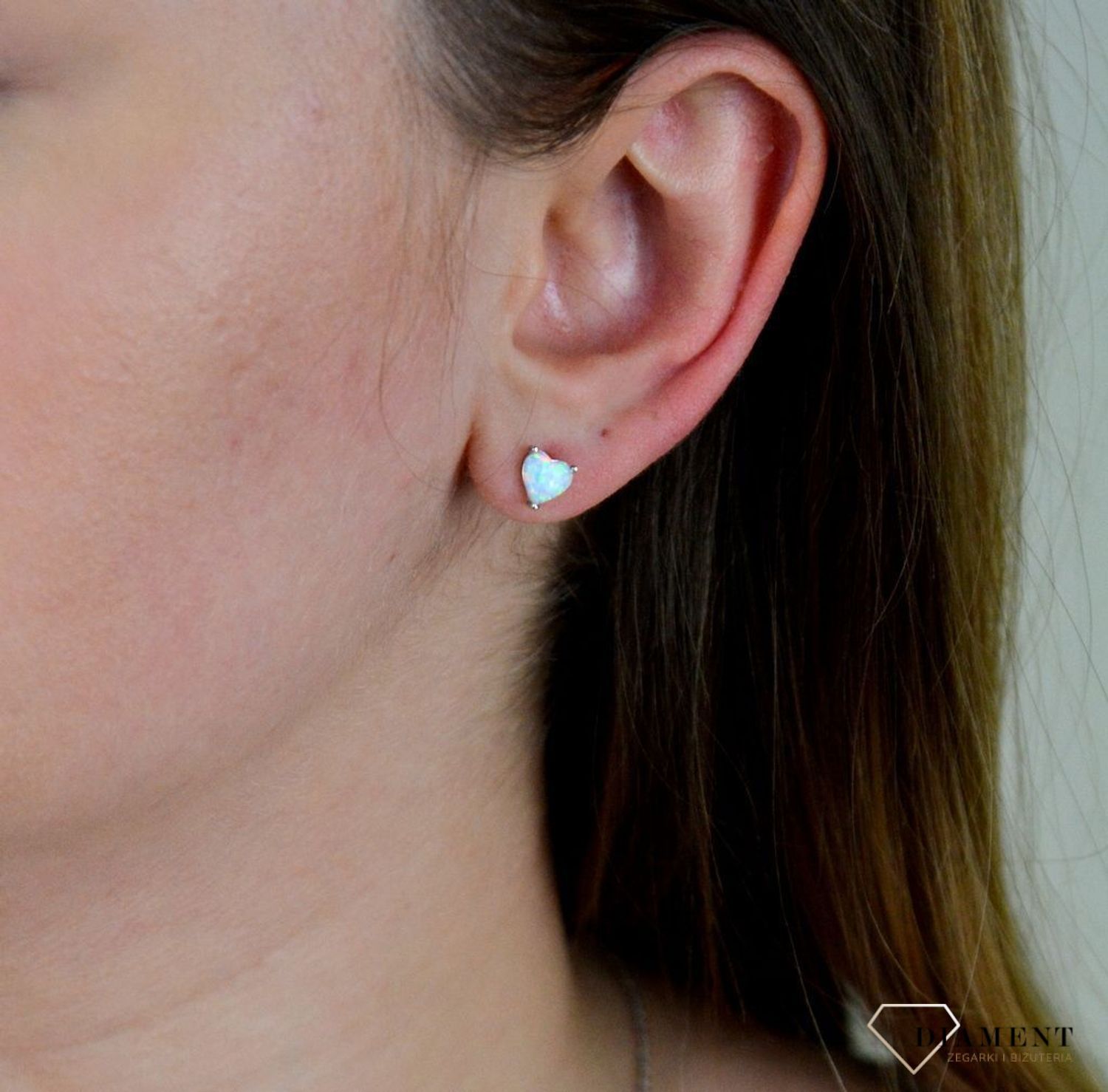 Kolczyki srebrne 'Połyskujące serce'  z opalem syntetycznym JMAS0138SE00.jpg