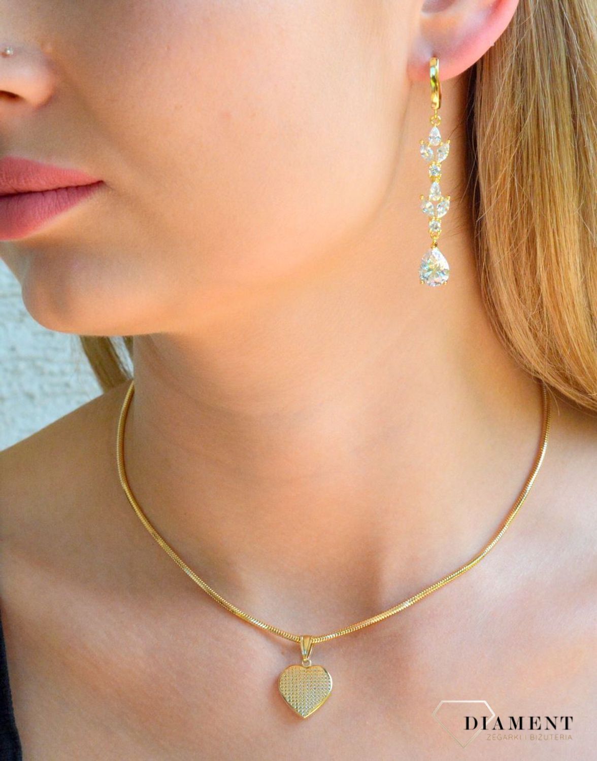 Srebrne kolczyki damskie 925 wiszące listki z cyrkoniami pokryte złotem JMAS0213GE00. Srebrne kolczyki damskie. Kolczyki srebrne wiszące z cyrkoniami. Srebrne kolczyki wiszące bogate cyrkonie. Srebrne kolczyki pozłacane idealne na prezent..jpg