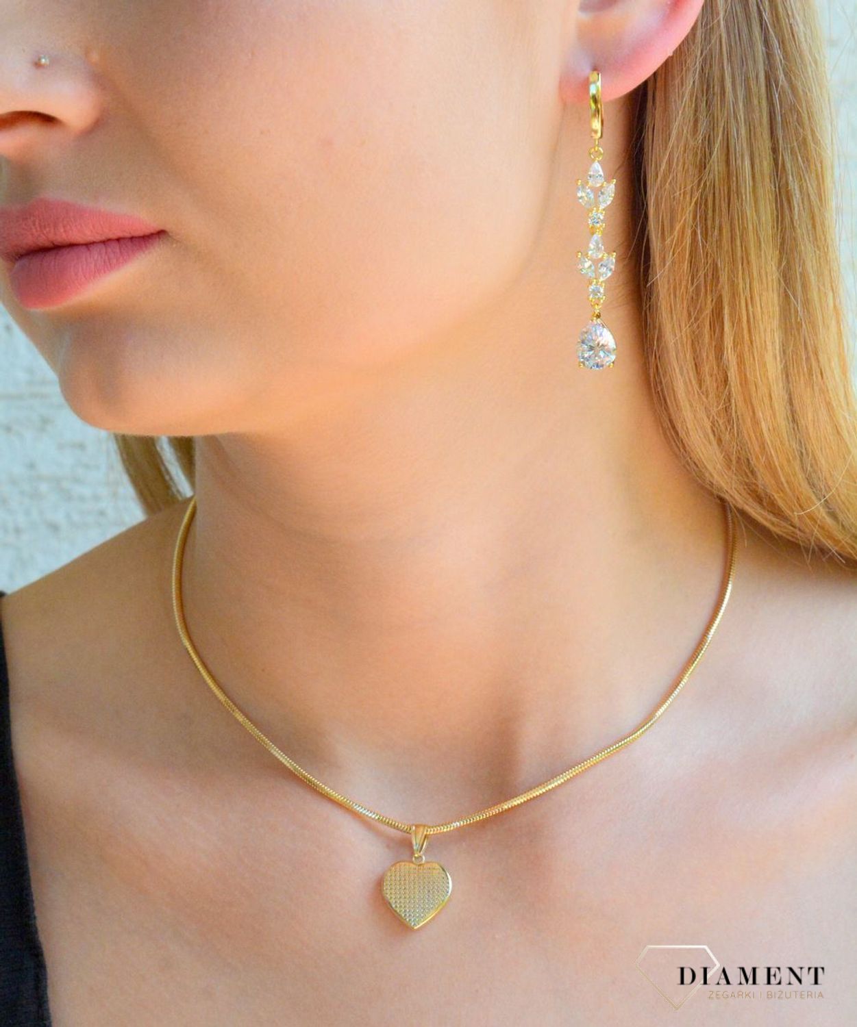 Srebrne kolczyki damskie 925 wiszące listki z cyrkoniami pokryte złotem JMAS0213GE00. Srebrne kolczyki damskie. Kolczyki srebrne wiszące z cyrkoniami. Srebrne kolczyki wiszące bogate cyrkonie. Srebrne kolczyki pozłacane idealne na prezent..jpg