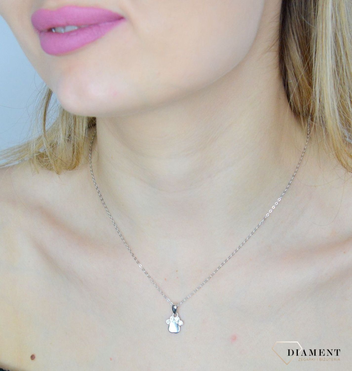 Srebrny naszyjnik dziecięcy 925 psia łapka JMAS0219SN45. Srebrny naszyjnik dziecięcy. Naszyjnik srebrny psia łapka. Naszyjnik srebrny dla dziewczynki. Naszyjnik idealny na prezent dla małej modnisi..jpg