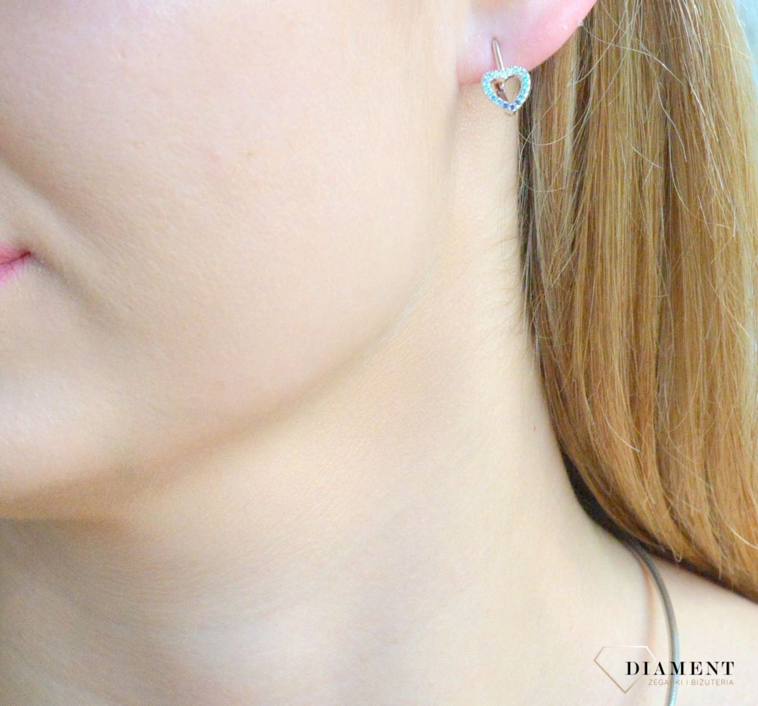 Srebrne kolczyki dla dziewczynki. Kolczyki srebrne dziecięce. Srebrne kolczyki na bigiel z cyrkoniami. Srebrne kolczyki różowe serduszka idealne na prezent.jpg