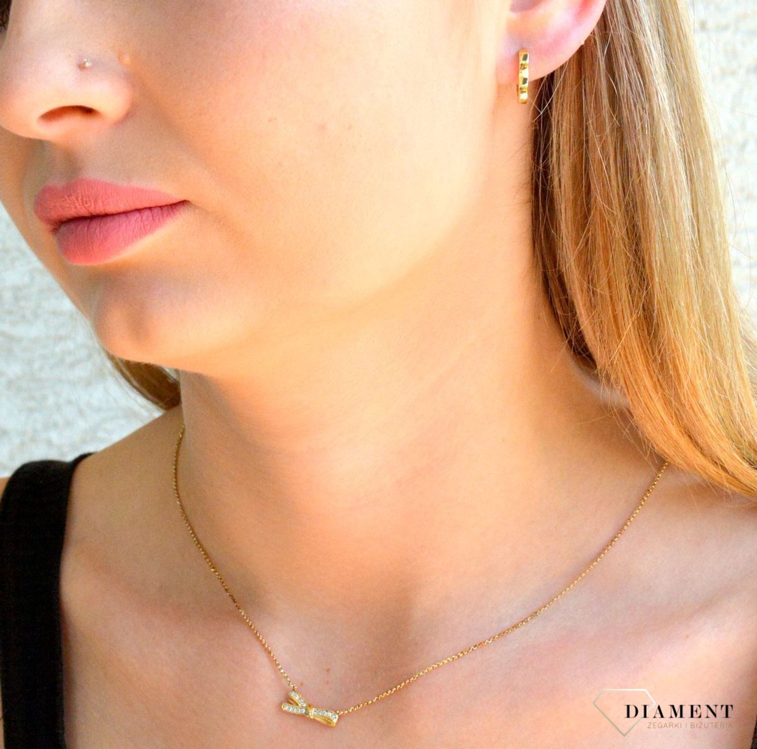 Srebrne kolczyki dziecięce 925 serduszka na zatrzask pokryte złotem JMAS0236GE00. Srebrne kolczyki damskie. Kolczyki srebrne serduszka z cyrkoniami. Srebrne kolczyki na zatrzask dla dziewczynki. 111.jpg