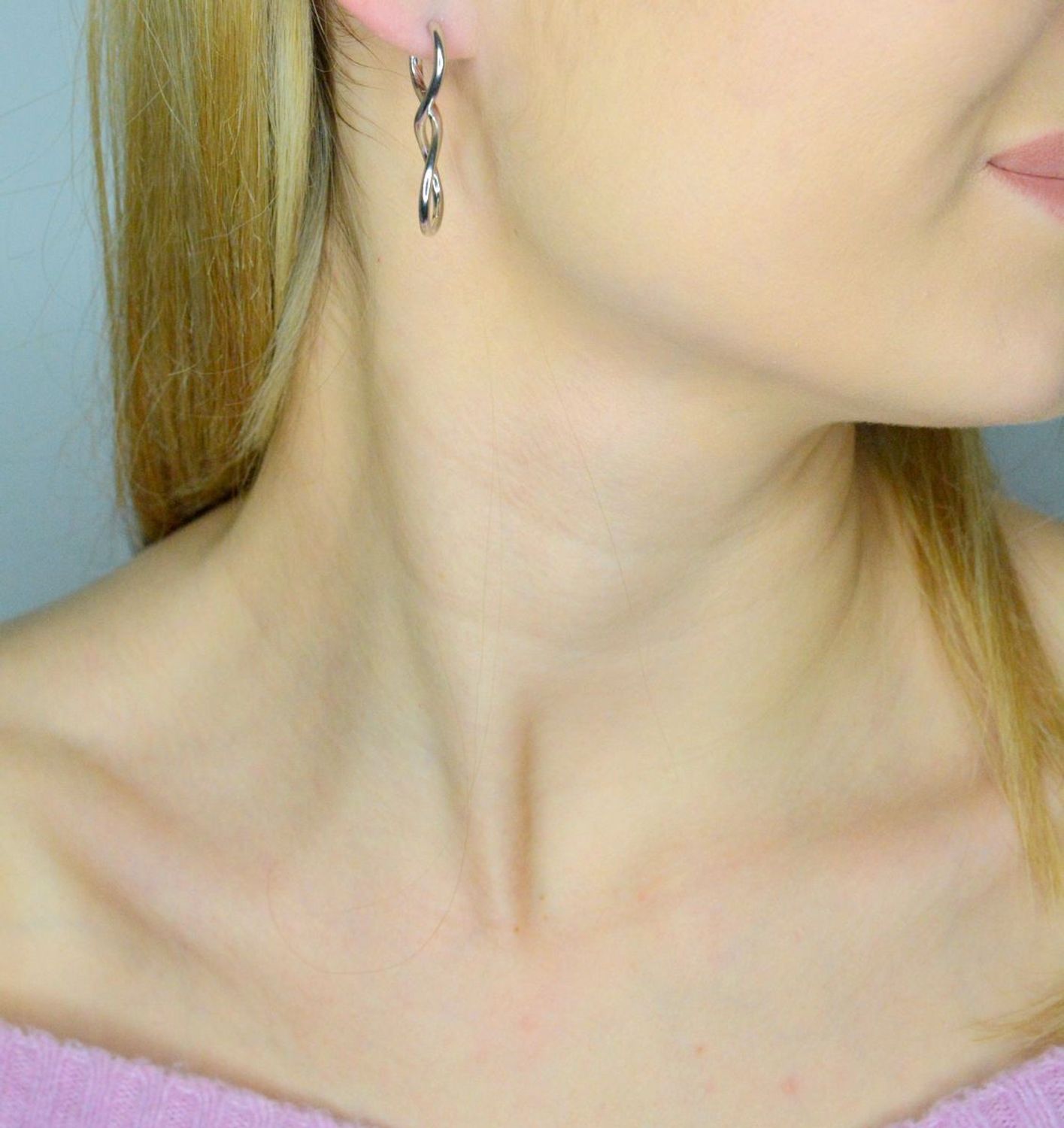 Kolczyki srebrne nowoczesne wiszące próba 925, JMAS0250SE00 Srebrne kolczyki zostały wykonane z najwyższej jakości srebra próby 925. Idealny prezent dla każdej kobiety. Srebrne kolczyki posiadają 1.png