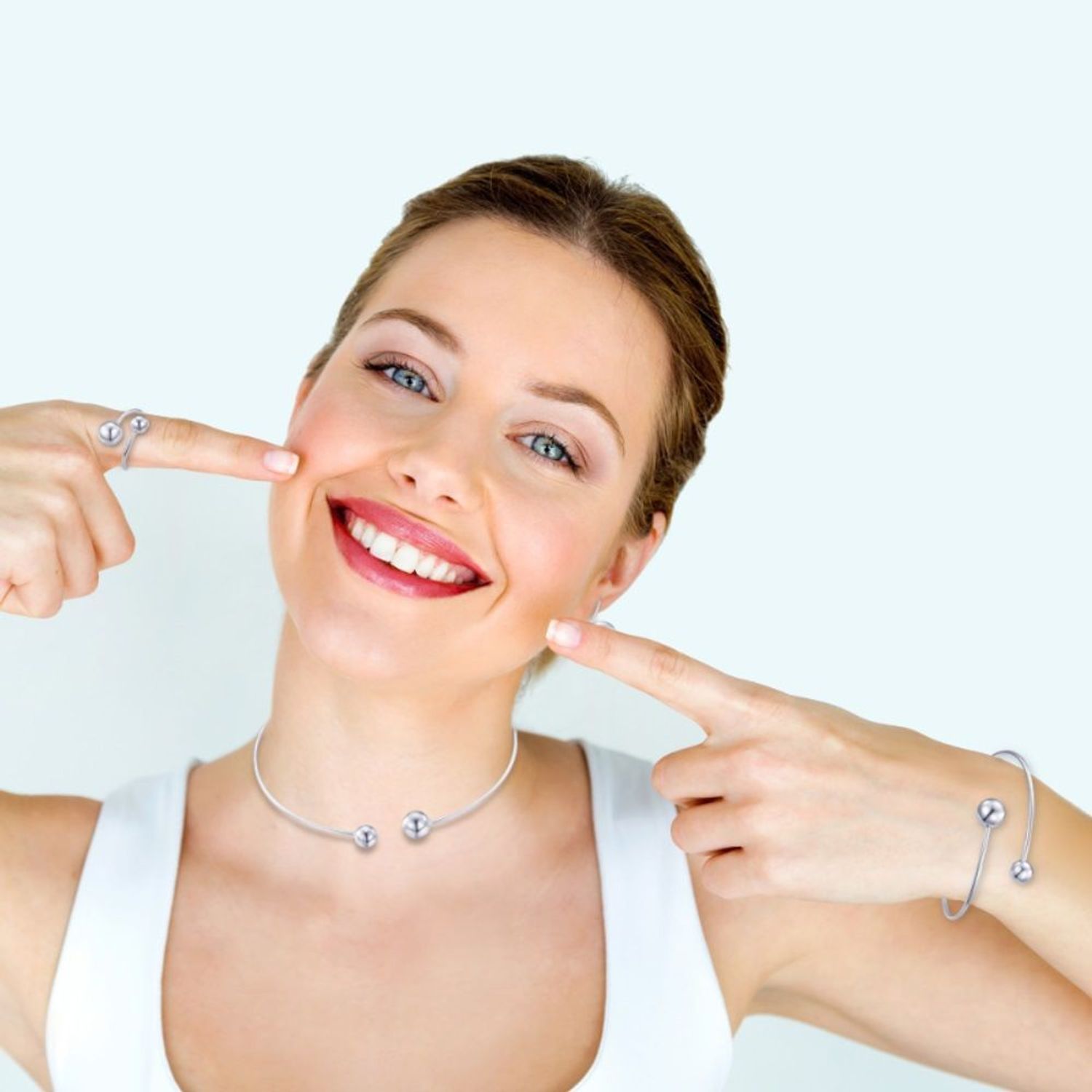 MINET srebrny naszyjnik z kulkami rodowany Ag 925, idealny na wąską szyję 30-33 cm. Minimalistyczny i trwały design, doskonały na co dzień i na wyjątkowe okazje.1.jpg